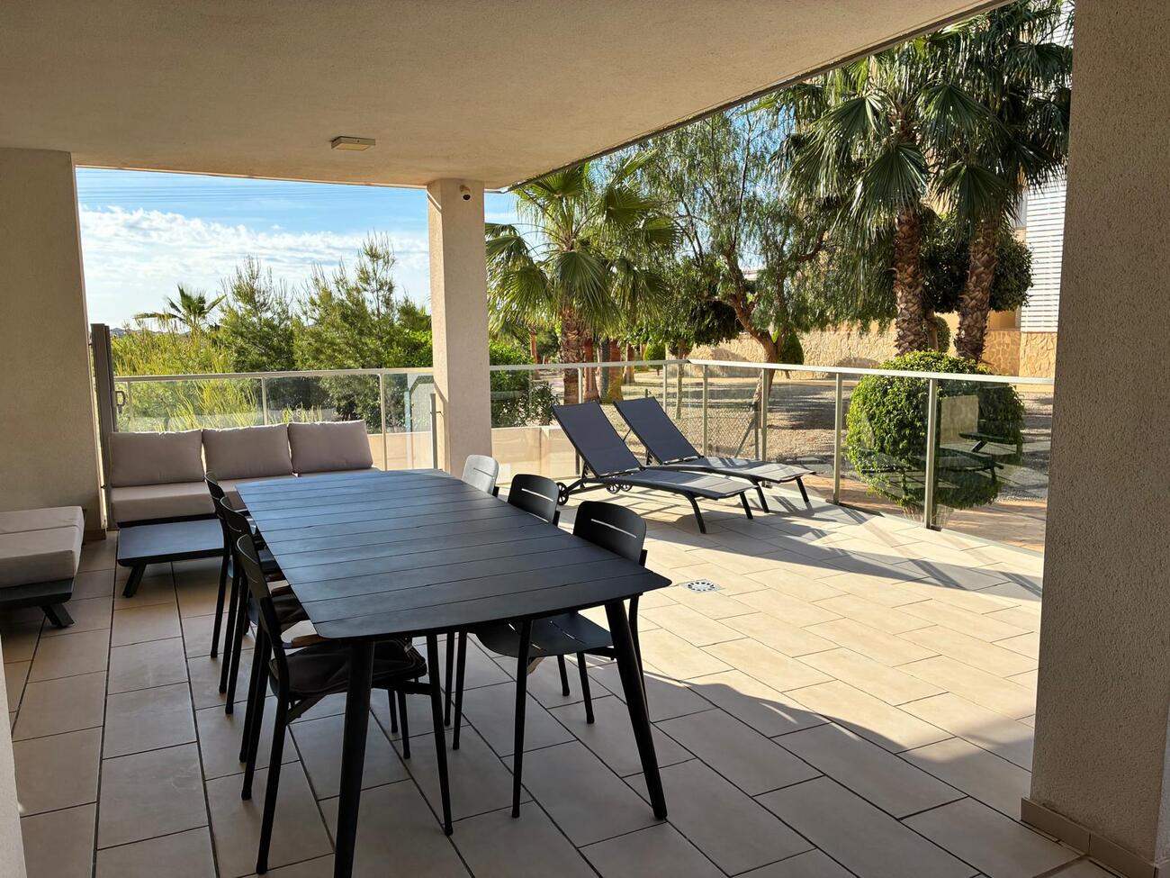 For sale - 3 Bedroom 2 Bathroom Apartment in Villamartin -  - Alicante