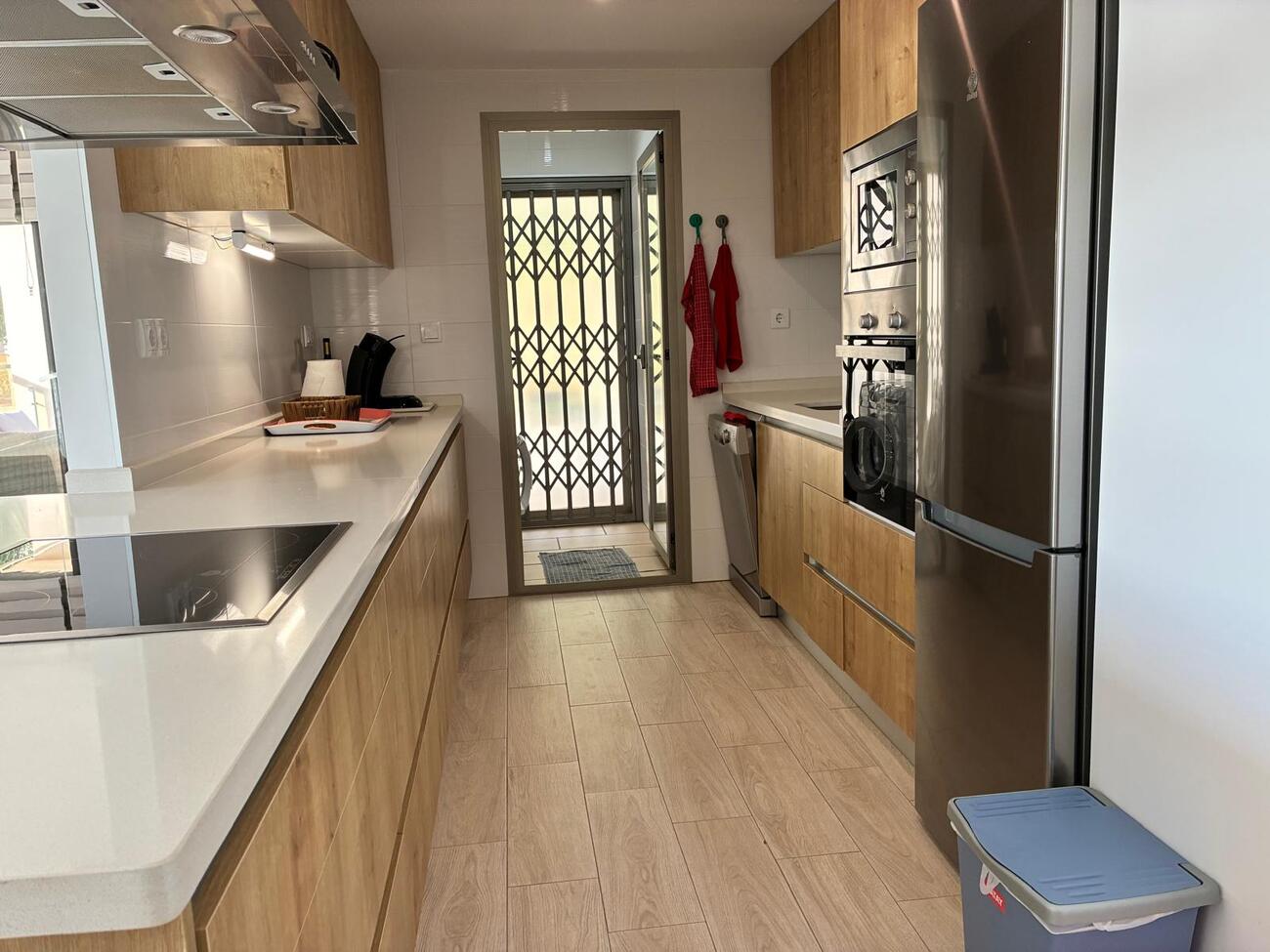 For sale - 3 Bedroom 2 Bathroom Apartment in Villamartin -  - Alicante