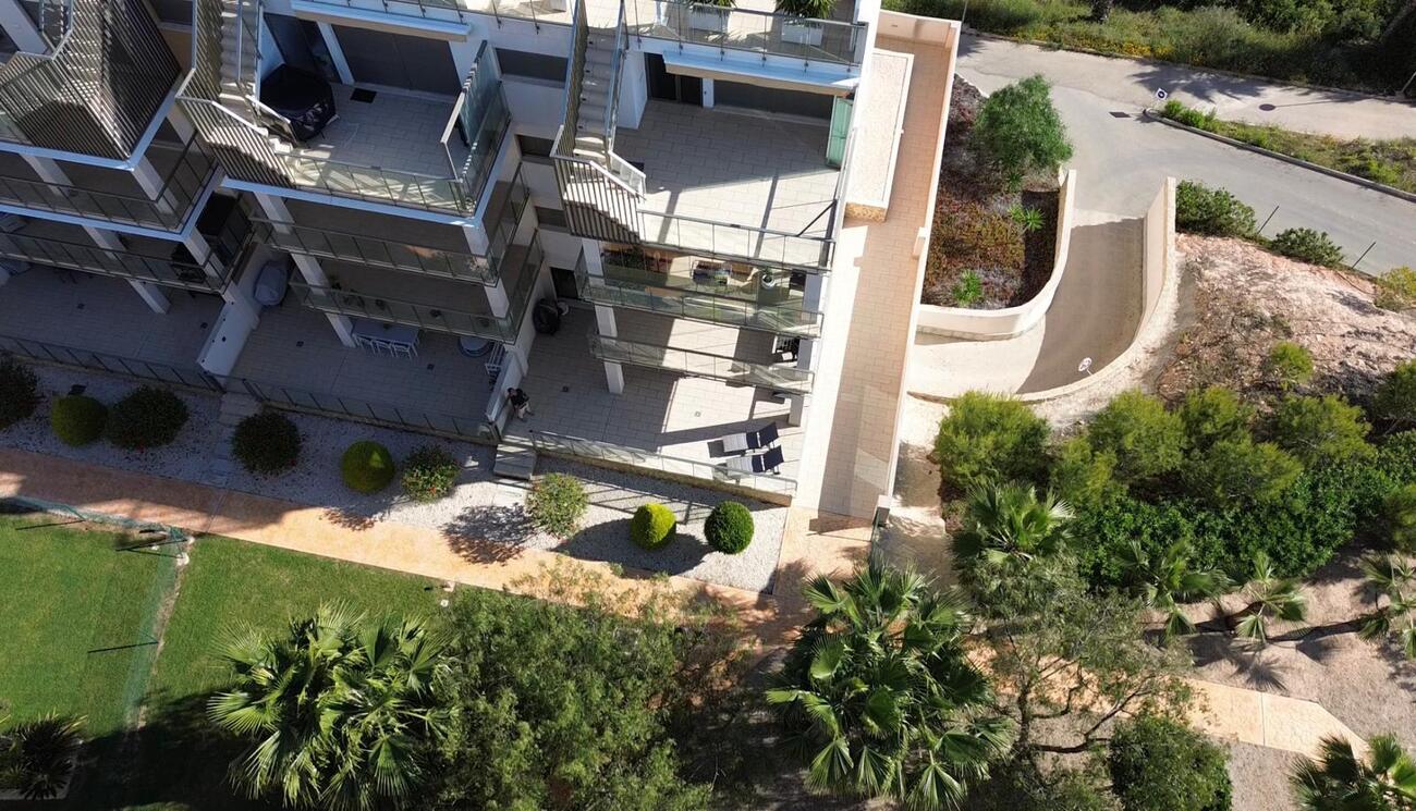For sale - 3 Bedroom 2 Bathroom Apartment in Villamartin -  - Alicante
