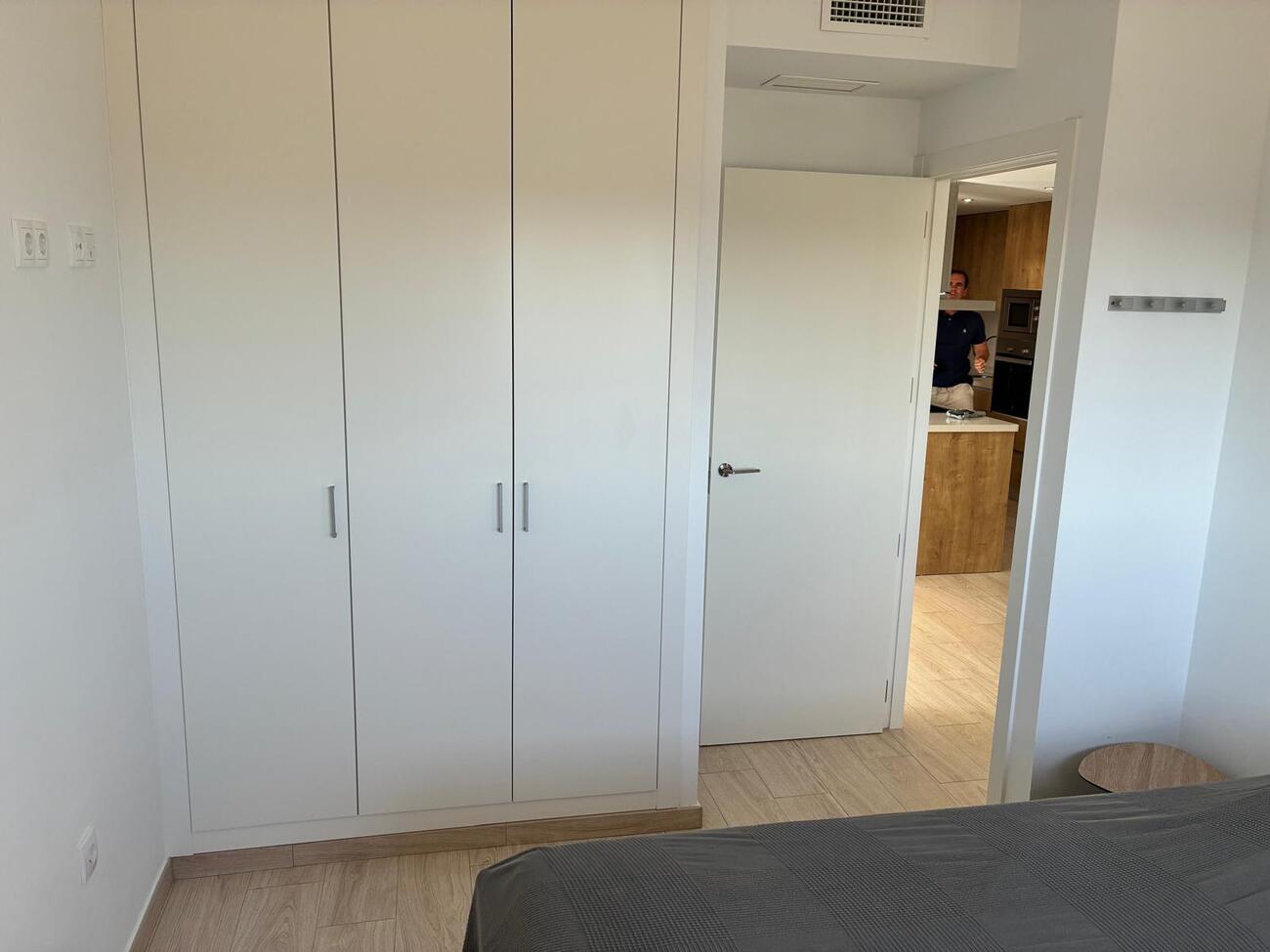 For sale - 3 Bedroom 2 Bathroom Apartment in Villamartin -  - Alicante