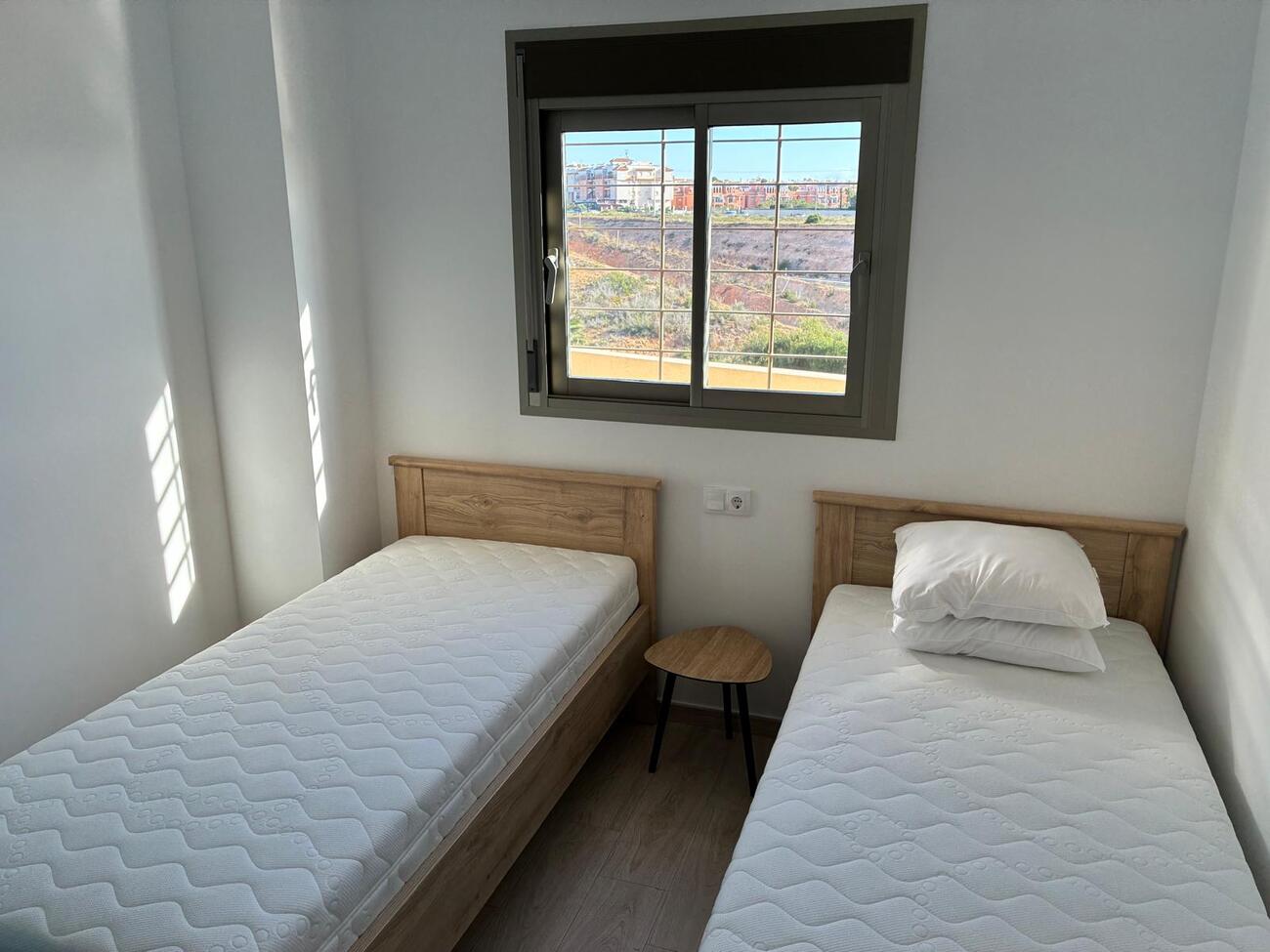 For sale - 3 Bedroom 2 Bathroom Apartment in Villamartin -  - Alicante