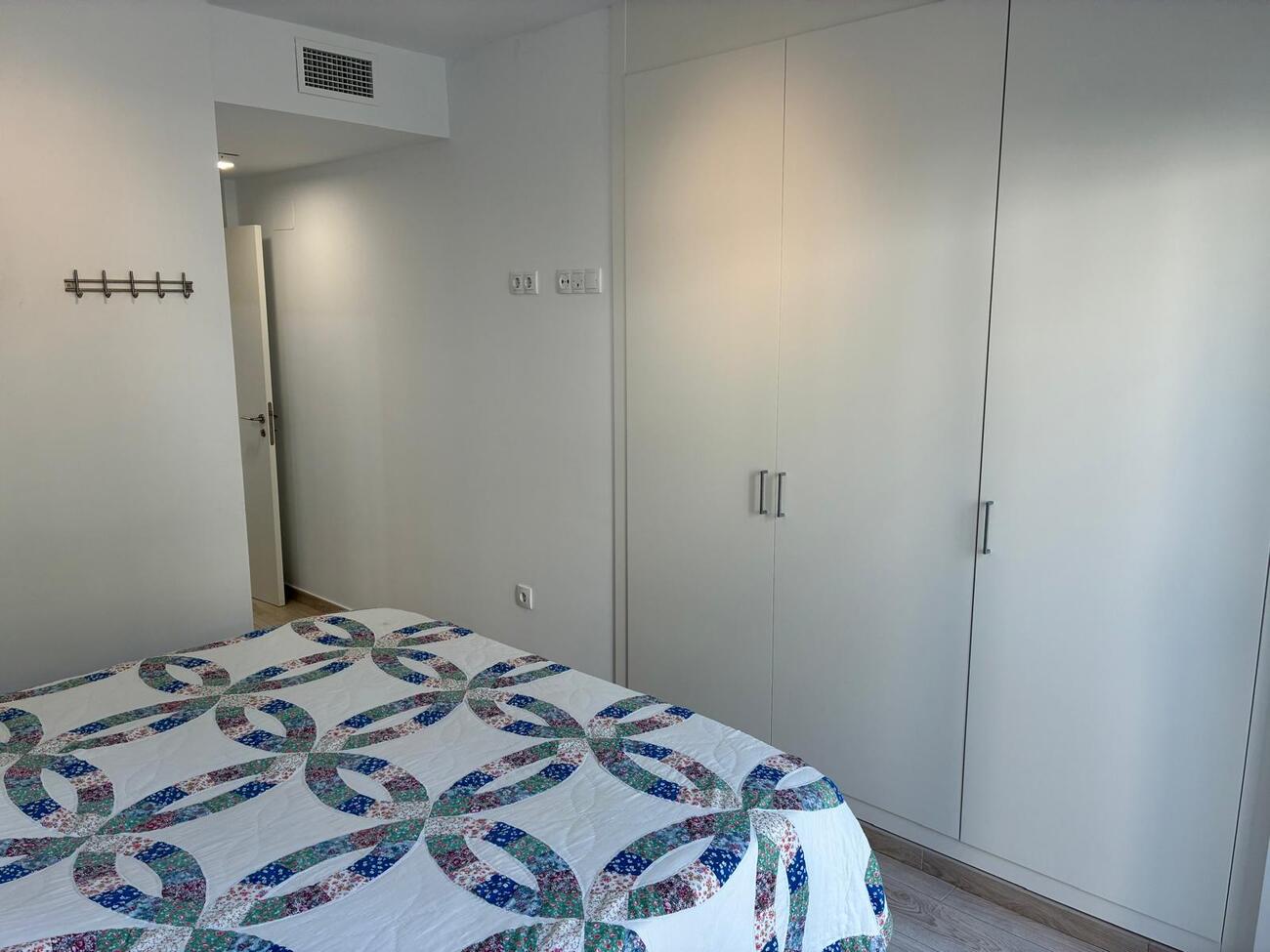 For sale - 3 Bedroom 2 Bathroom Apartment in Villamartin -  - Alicante