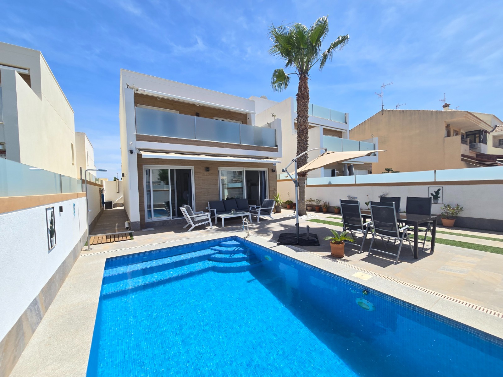 For sale - 3 Bedroom 2 Bathroom Villa in Pilar de La Horadada - Costa Blanca  - Alicante