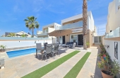 27-53-420-11-652/77575, 3 Bedroom 2 Bathroom Villa in Pilar de La Horadada
