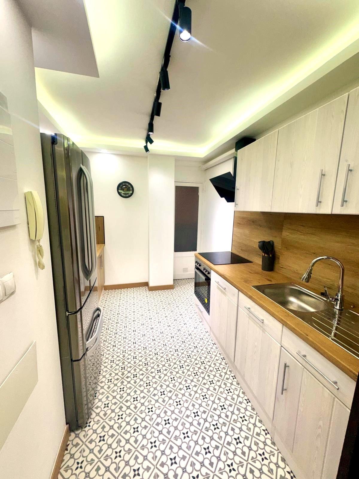 For sale - 4 Bedroom 2 Bathroom Apartment in Torrevieja - Centro - Muelle Pesquero  - Alicante