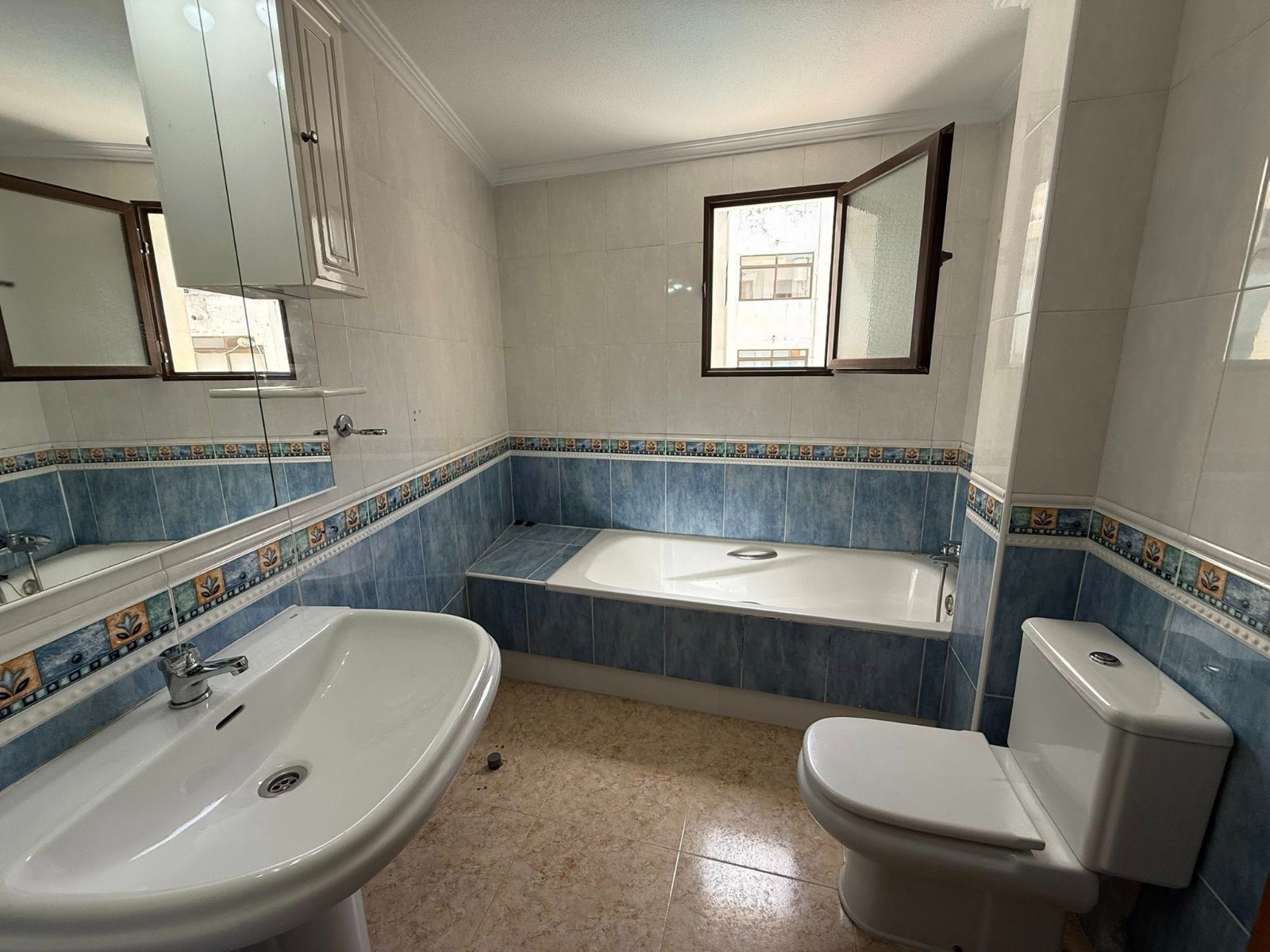 For sale - 3 Bedroom 2 Bathroom Apartment in San Miguel de Salinas - Inland  - Alicante