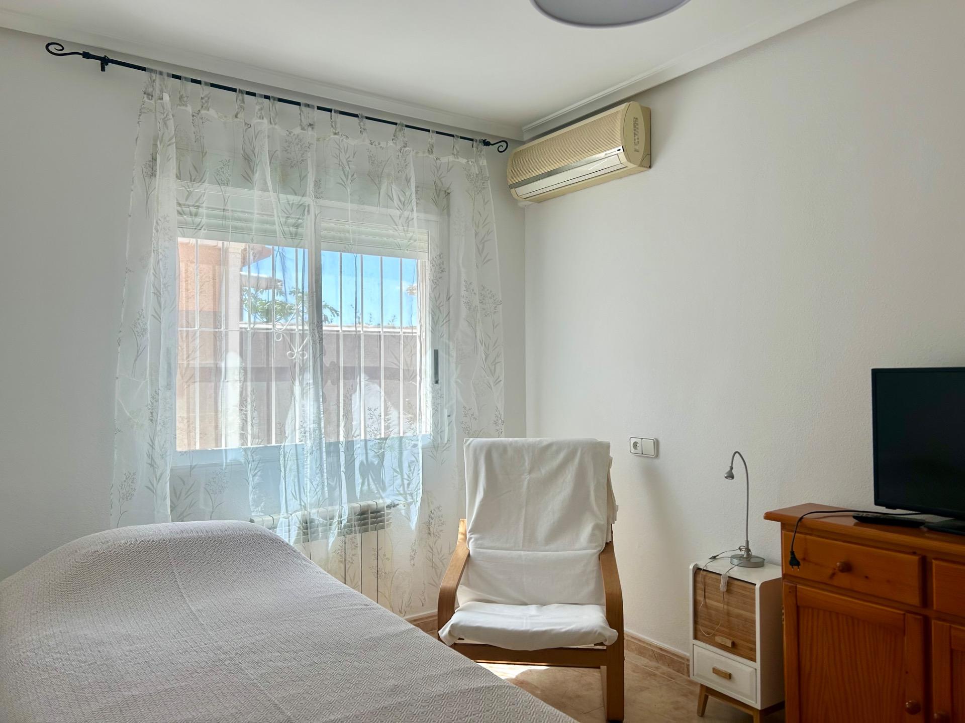 For sale - 3 Bedroom 2 Bathroom Villa in Torrevieja - San Luis  - Alicante