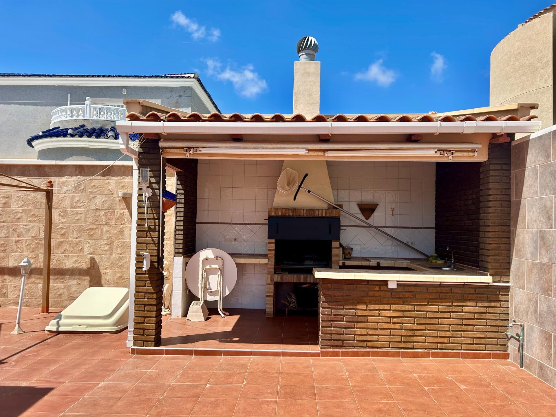 For sale - 3 Bedroom 2 Bathroom Villa in Torrevieja - San Luis  - Alicante