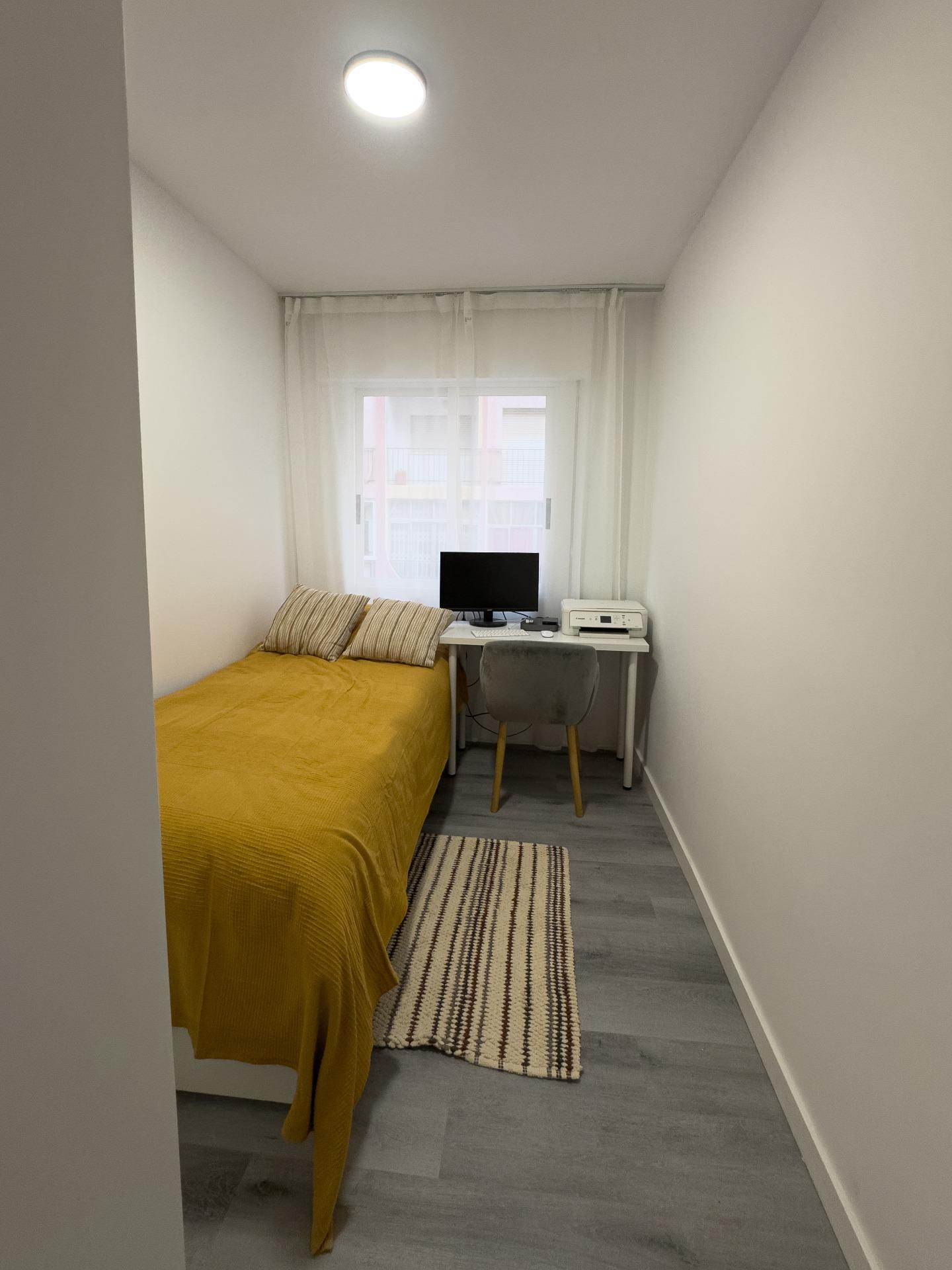 For sale - 2 Bedroom 1 Bathroom Apartment in Torrevieja - Centro  - Alicante