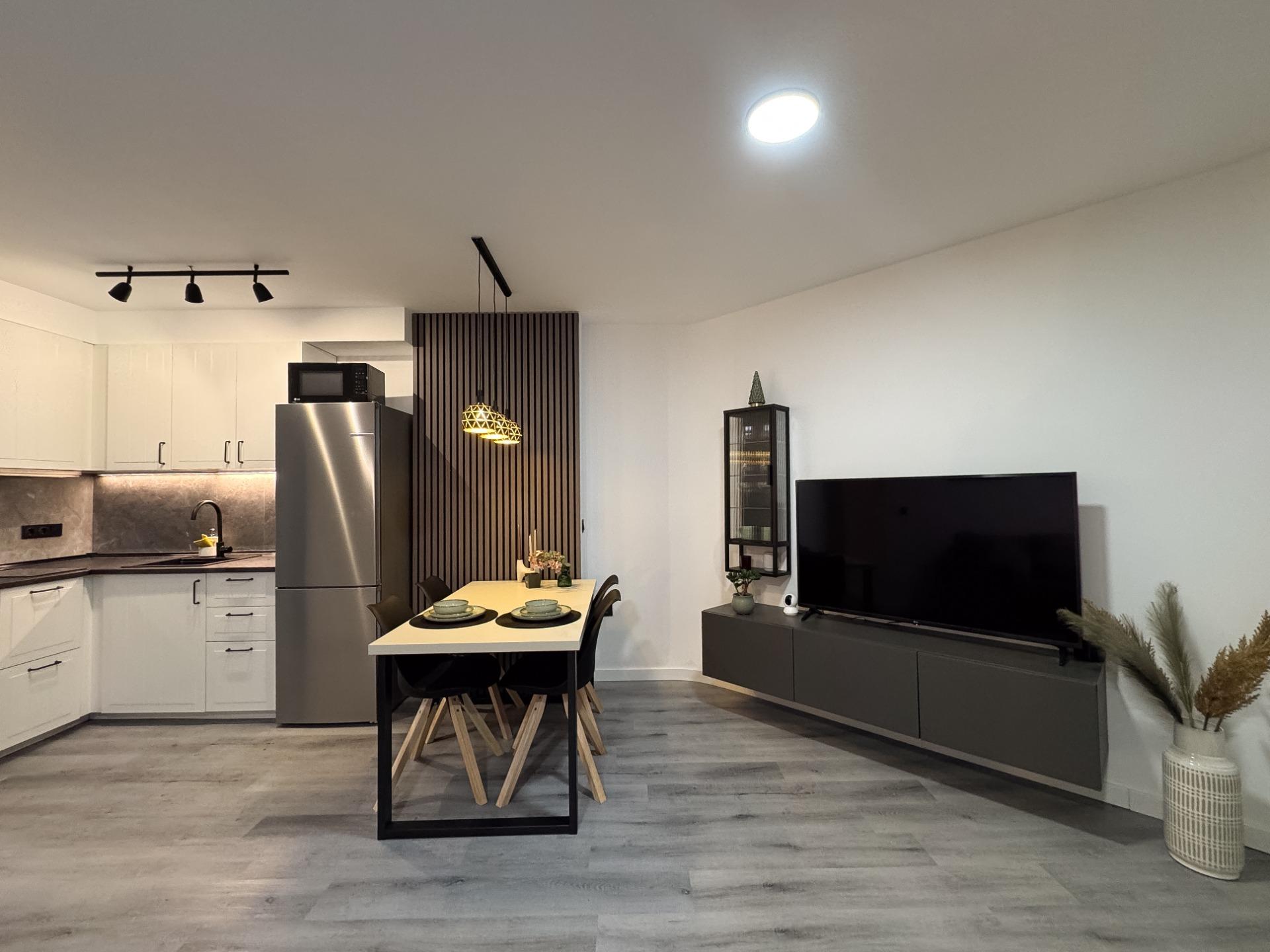 For sale - 2 Bedroom 1 Bathroom Apartment in Torrevieja - Centro  - Alicante