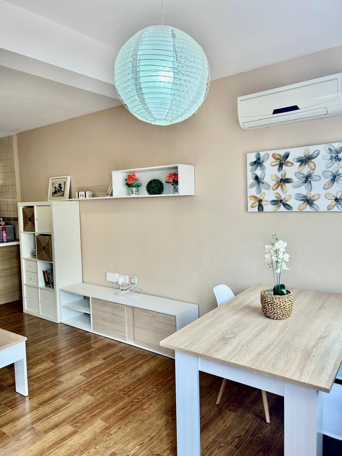 For sale - 2 Bedroom 1 Bathroom Apartment in Torrevieja - Sector 25  - Alicante