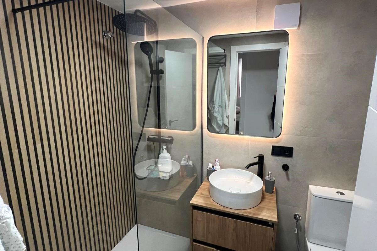 For sale - 2 Bedroom 1 Bathroom Apartment in Torrevieja - Curva Del Palangre  - Alicante