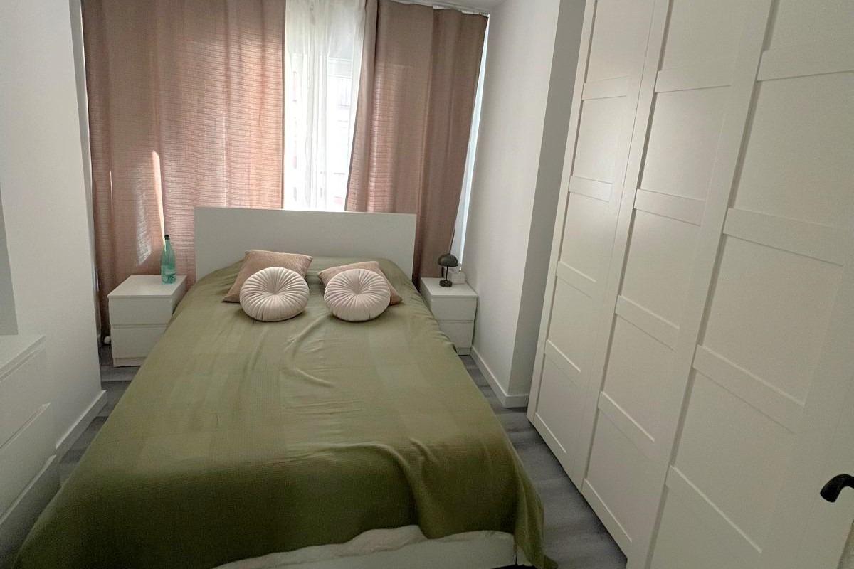 For sale - 2 Bedroom 1 Bathroom Apartment in Torrevieja - Curva Del Palangre  - Alicante