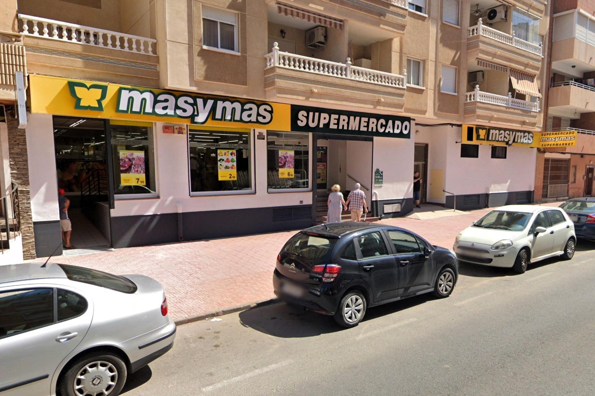 For sale - 2 Bedroom 1 Bathroom Apartment in Torrevieja - Curva Del Palangre  - Alicante