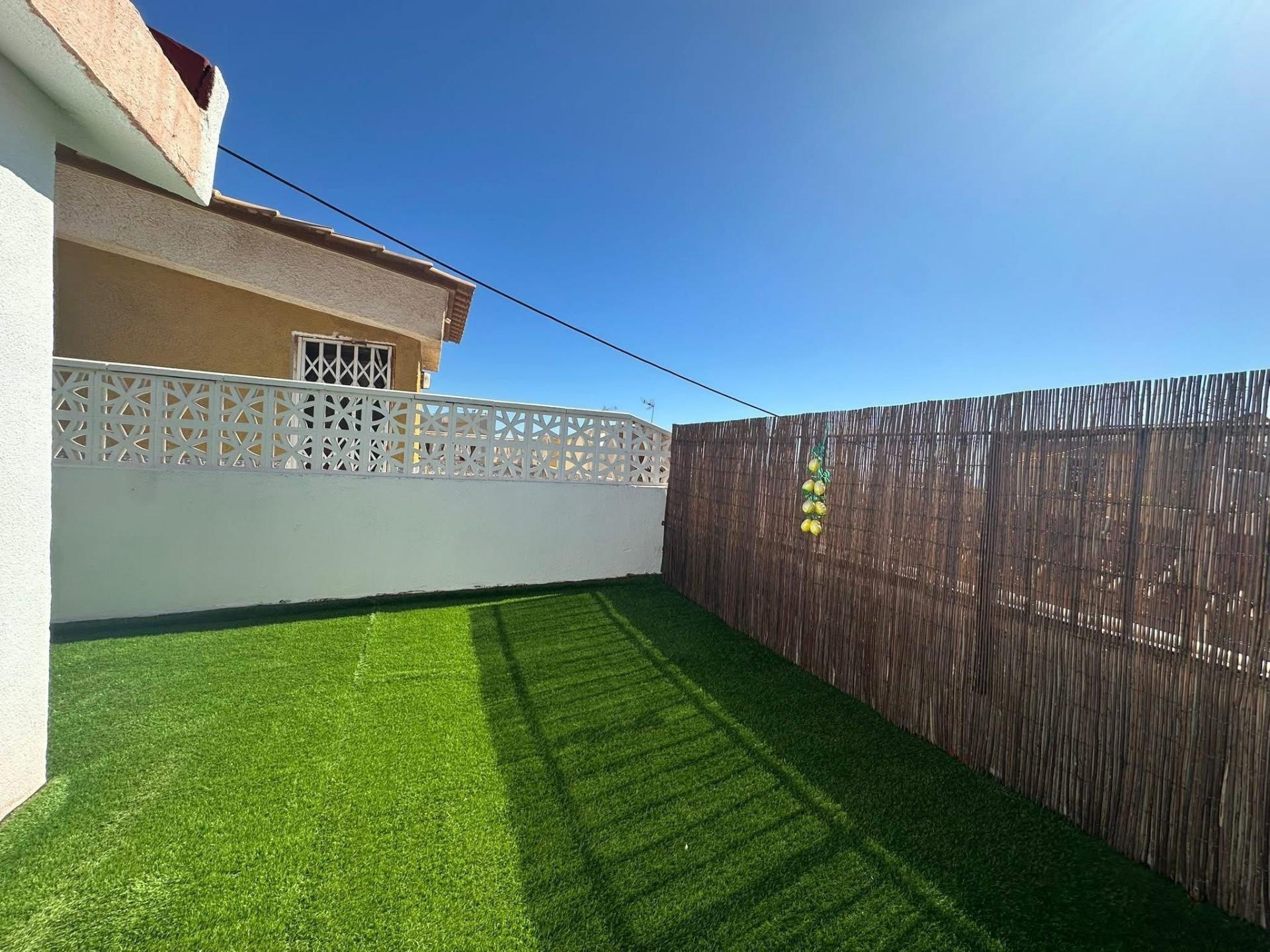 For sale - 2 Bedroom 2 Bathroom Town House in Torrevieja - Cabo Cervera  - Alicante