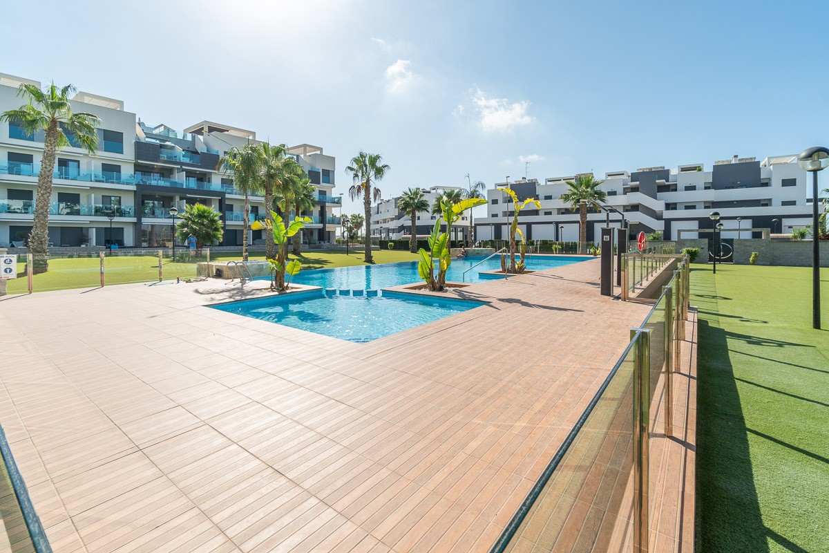 For sale - 2 Bedroom 2 Bathroom Apartment in El Raso - Costa Blanca  - Alicante