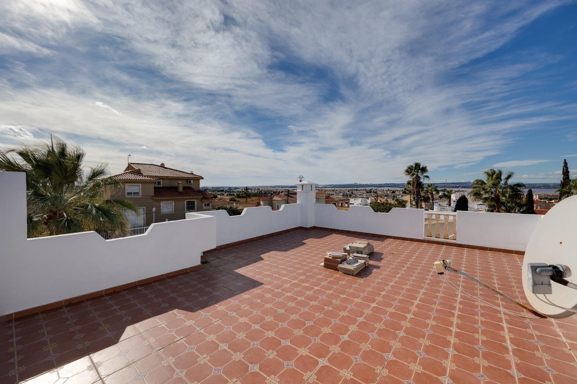 For sale - 3 Bedroom 3 Bathroom Villa in Torrevieja - La Siesta - El Salado - Torreta  - Alicante