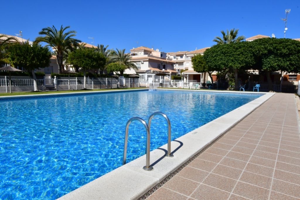 For sale - 2 Bedroom 1 Bathroom Bungalow in Orihuela Costa - Costa Blanca  - Alicante