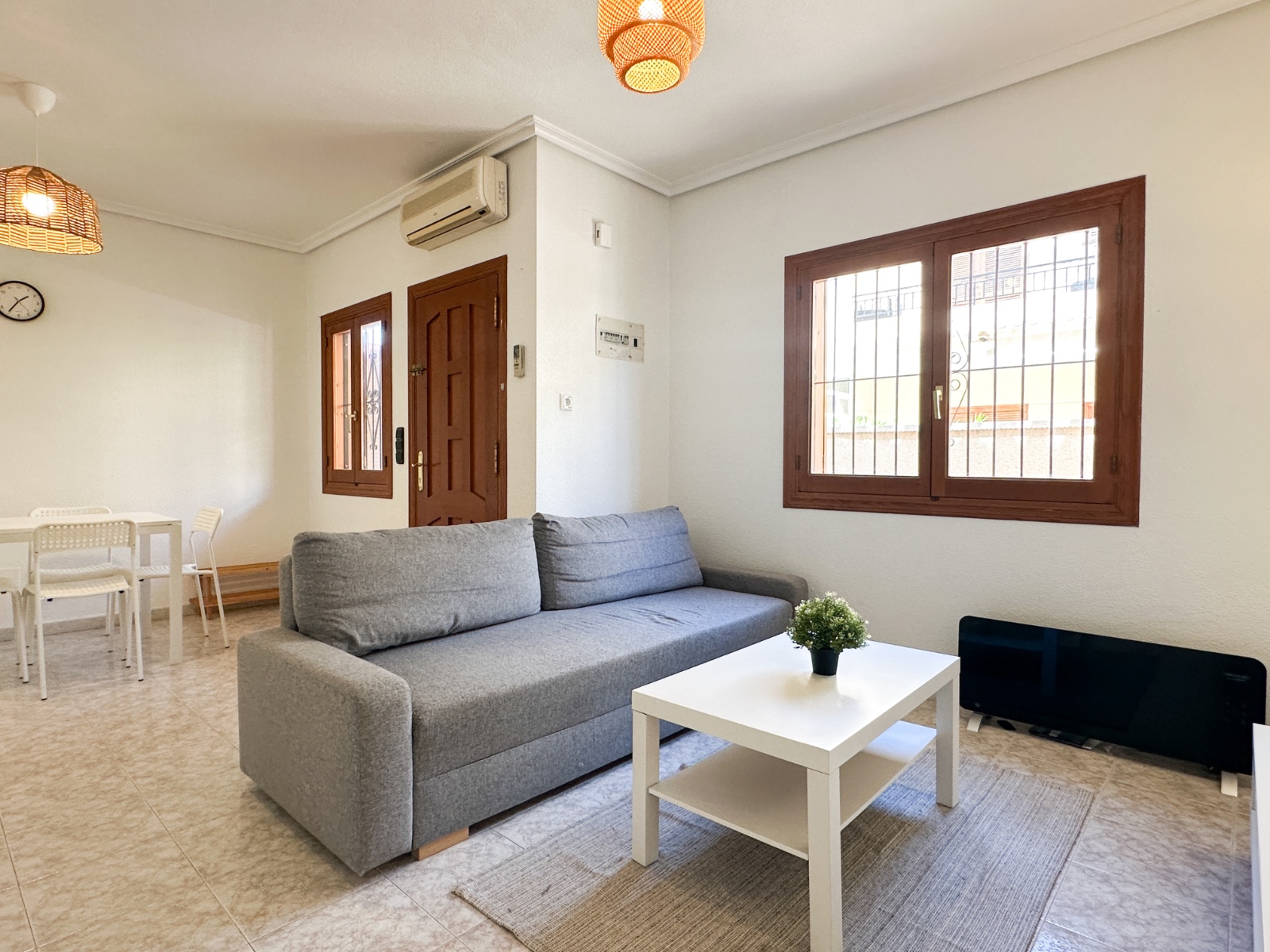 For sale - 2 Bedroom 1 Bathroom Bungalow in Orihuela Costa - Costa Blanca  - Alicante
