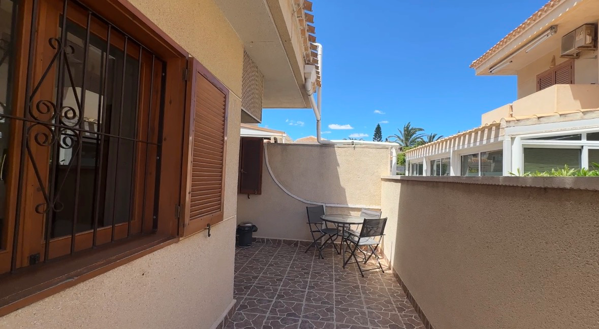 For sale - 2 Bedroom 1 Bathroom Bungalow in Orihuela Costa - Costa Blanca  - Alicante