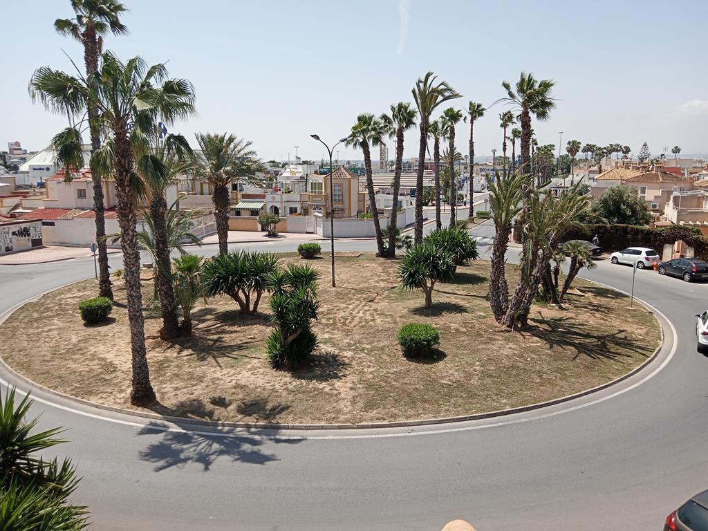 For sale - 3 Bedroom 1 Bathroom Duplex in Torrevieja - Carrefour  - Alicante