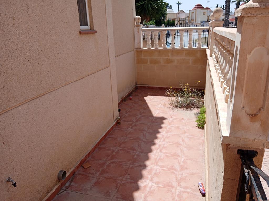 For sale - 3 Bedroom 1 Bathroom Duplex in Torrevieja - Carrefour  - Alicante