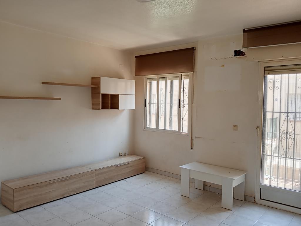 For sale - 3 Bedroom 1 Bathroom Duplex in Torrevieja - Carrefour  - Alicante