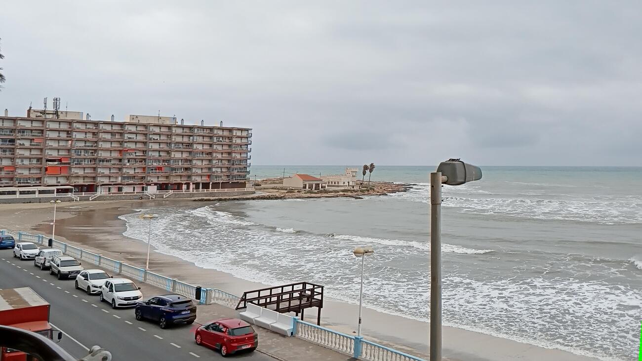 For sale - 3 Bedroom 2 Bathroom Apartment in Torrevieja - PLAYA LOS LOCOS  - Alicante