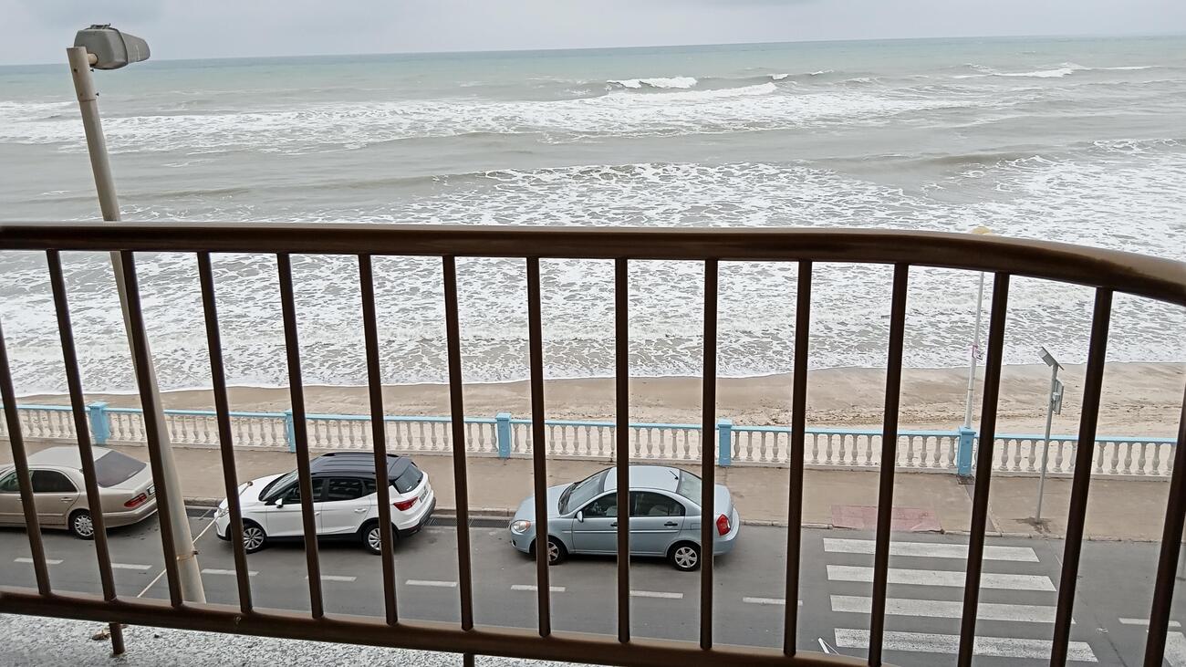 For sale - 3 Bedroom 2 Bathroom Apartment in Torrevieja - PLAYA LOS LOCOS  - Alicante