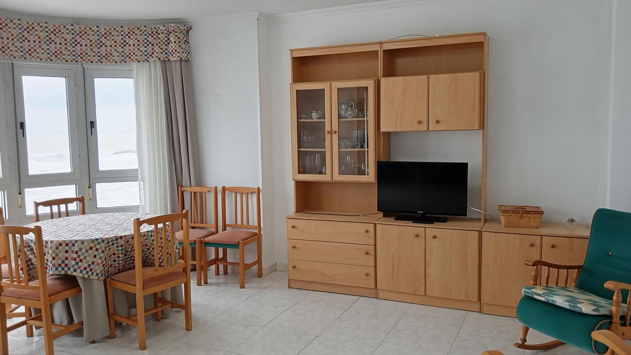 For sale - 3 Bedroom 2 Bathroom Apartment in Torrevieja - PLAYA LOS LOCOS  - Alicante