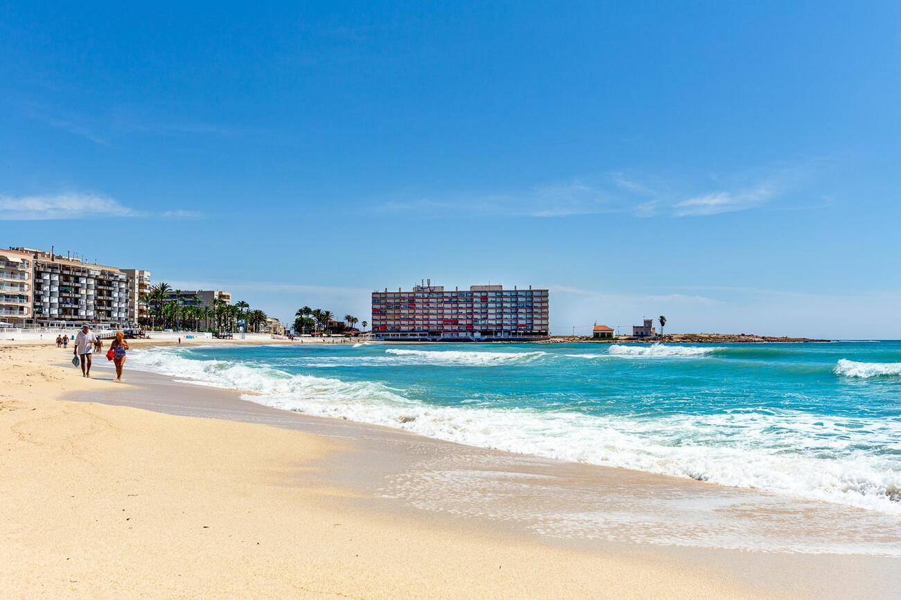For sale - 3 Bedroom 2 Bathroom Apartment in Torrevieja - PLAYA LOS LOCOS  - Alicante