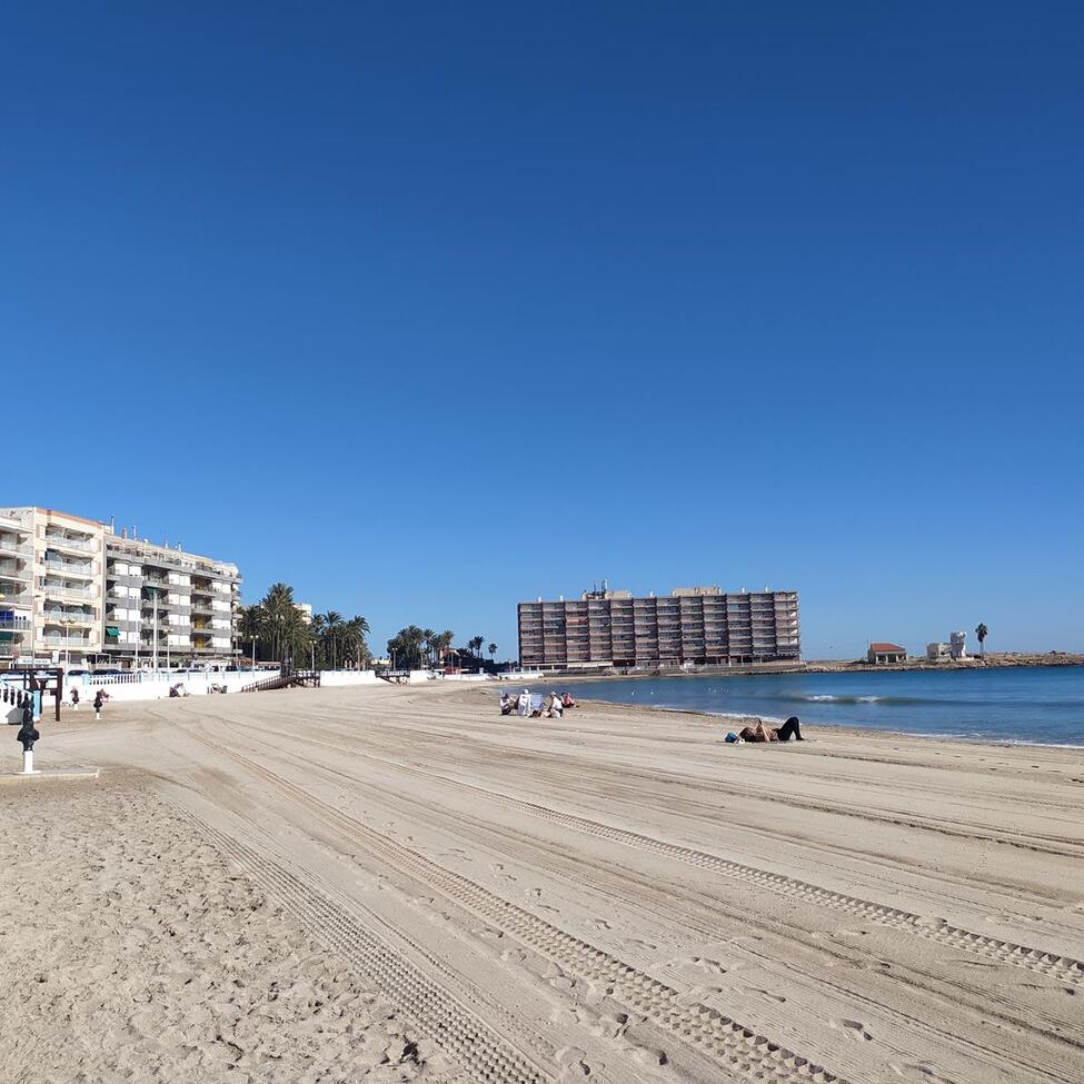 For sale - 3 Bedroom 2 Bathroom Apartment in Torrevieja - PLAYA LOS LOCOS  - Alicante