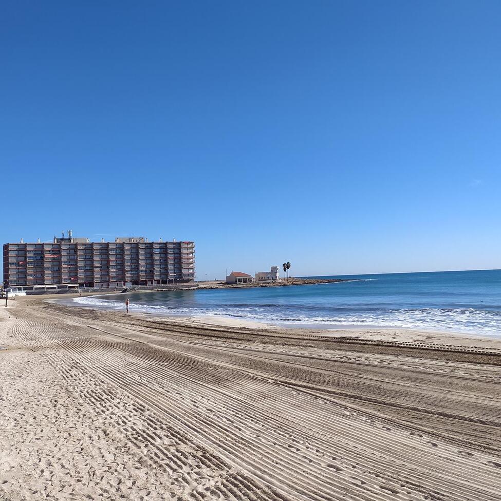 For sale - 3 Bedroom 2 Bathroom Apartment in Torrevieja - PLAYA LOS LOCOS  - Alicante