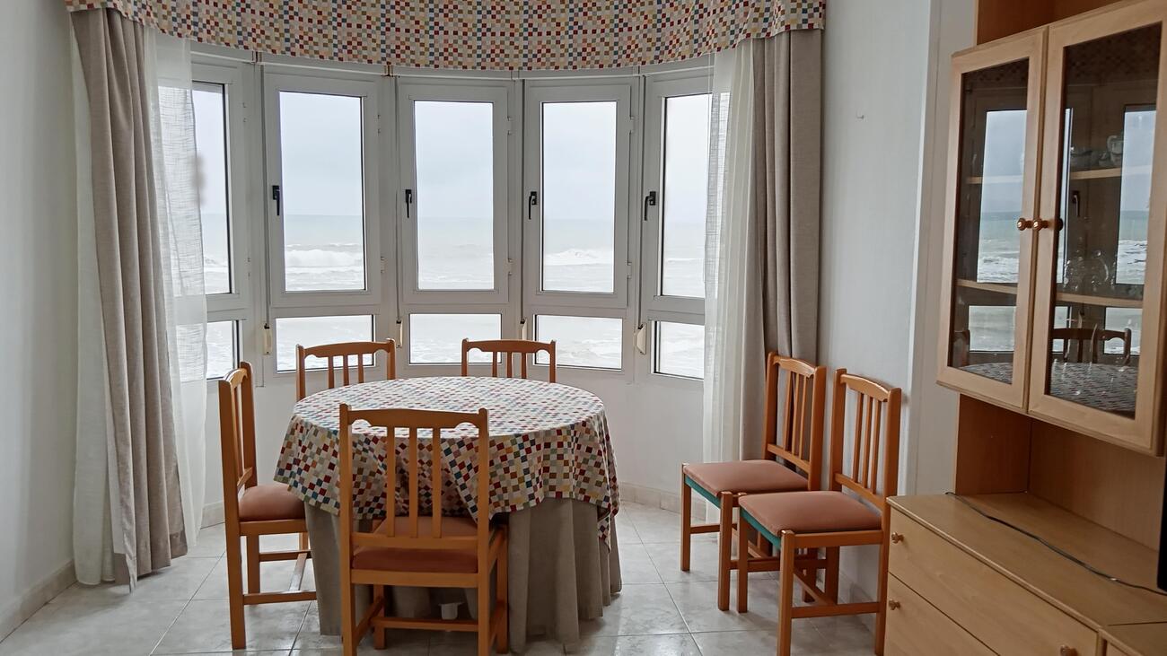 For sale - 3 Bedroom 2 Bathroom Apartment in Torrevieja - PLAYA LOS LOCOS  - Alicante