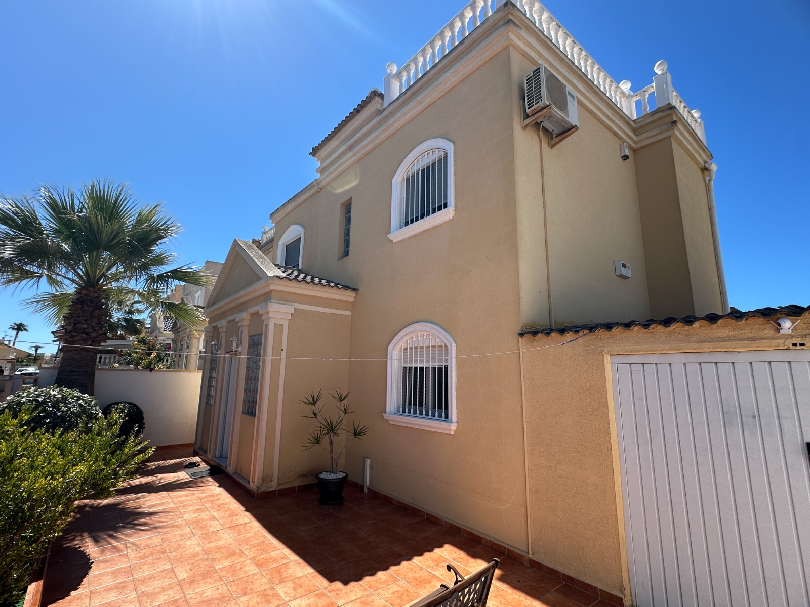 For sale - 3 Bedroom 2 Bathroom Villa in Torrevieja - Costa Blanca  - Alicante