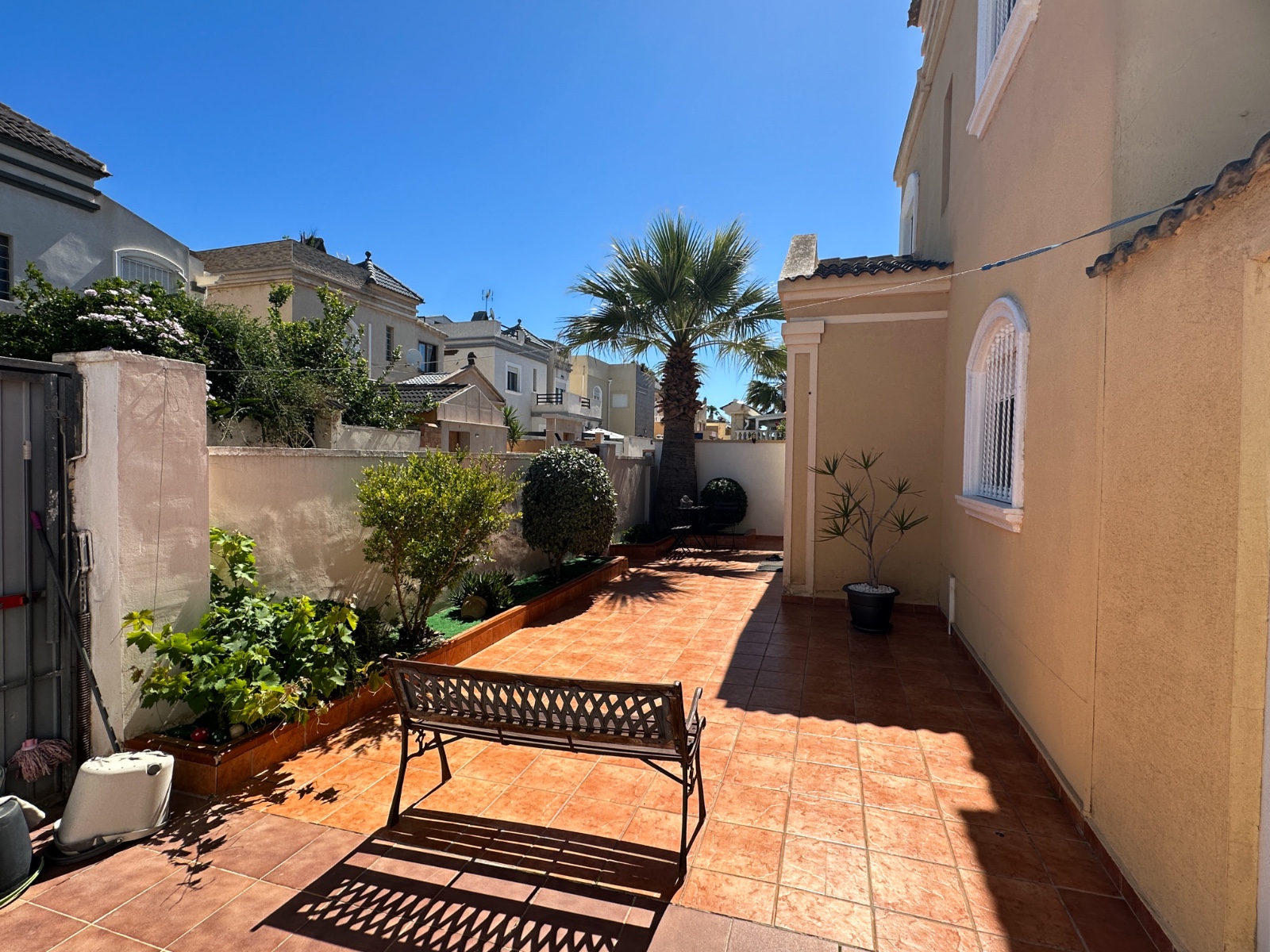 For sale - 3 Bedroom 2 Bathroom Villa in Torrevieja - Costa Blanca  - Alicante