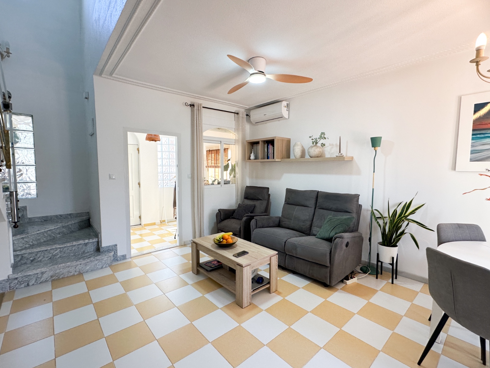 For sale - 3 Bedroom 2 Bathroom Villa in Torrevieja - Costa Blanca  - Alicante