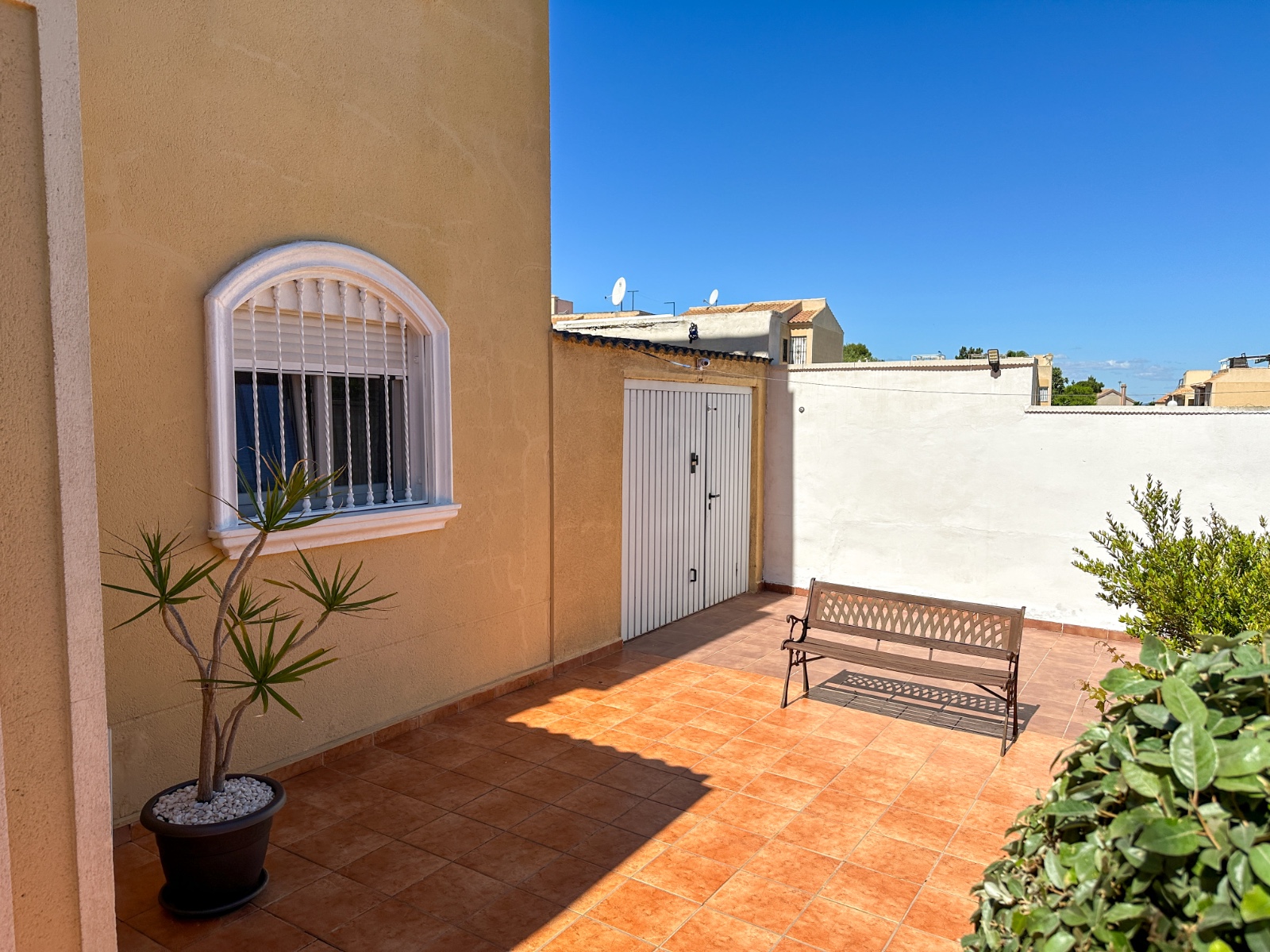 For sale - 3 Bedroom 2 Bathroom Villa in Torrevieja - Costa Blanca  - Alicante