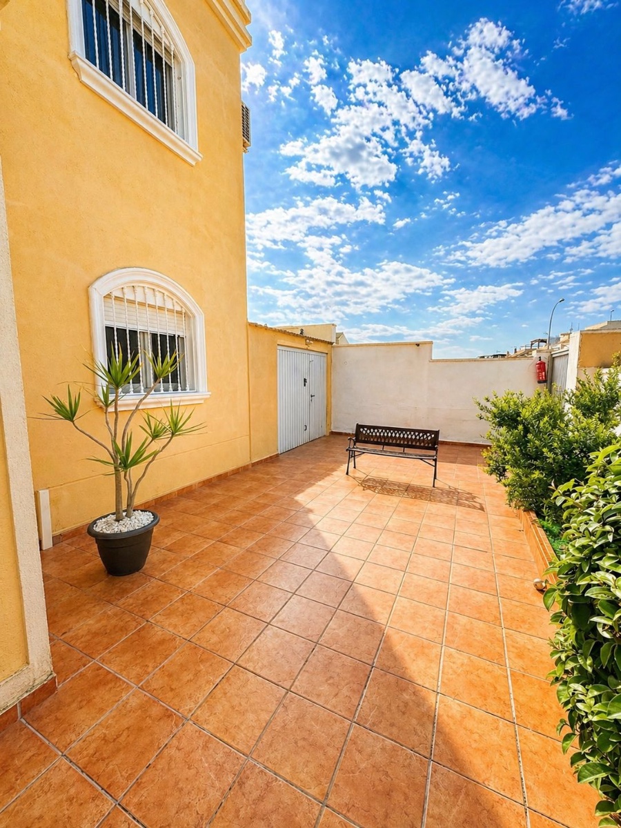For sale - 3 Bedroom 2 Bathroom Villa in Torrevieja - Costa Blanca  - Alicante
