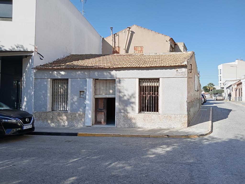 For sale - 3 Bedroom 1 Bathroom Semi Detached in Los Montesinos -  - Alicante
