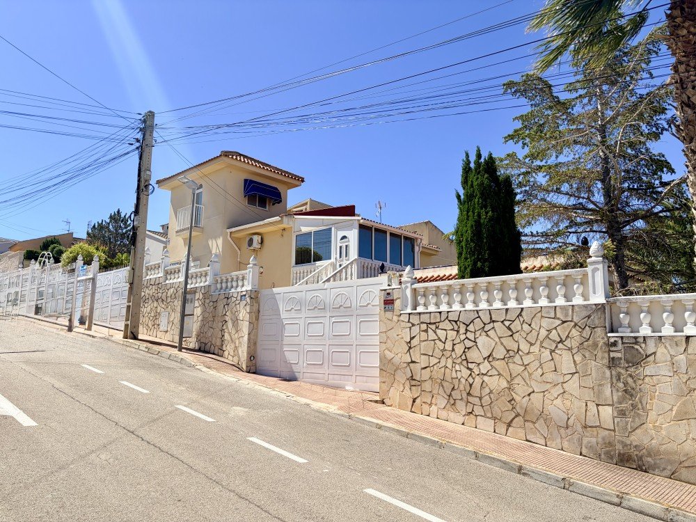 For sale - 4 Bedroom 3 Bathroom Villa in Ciudad Quesada - Costa Blanca  - Alicante