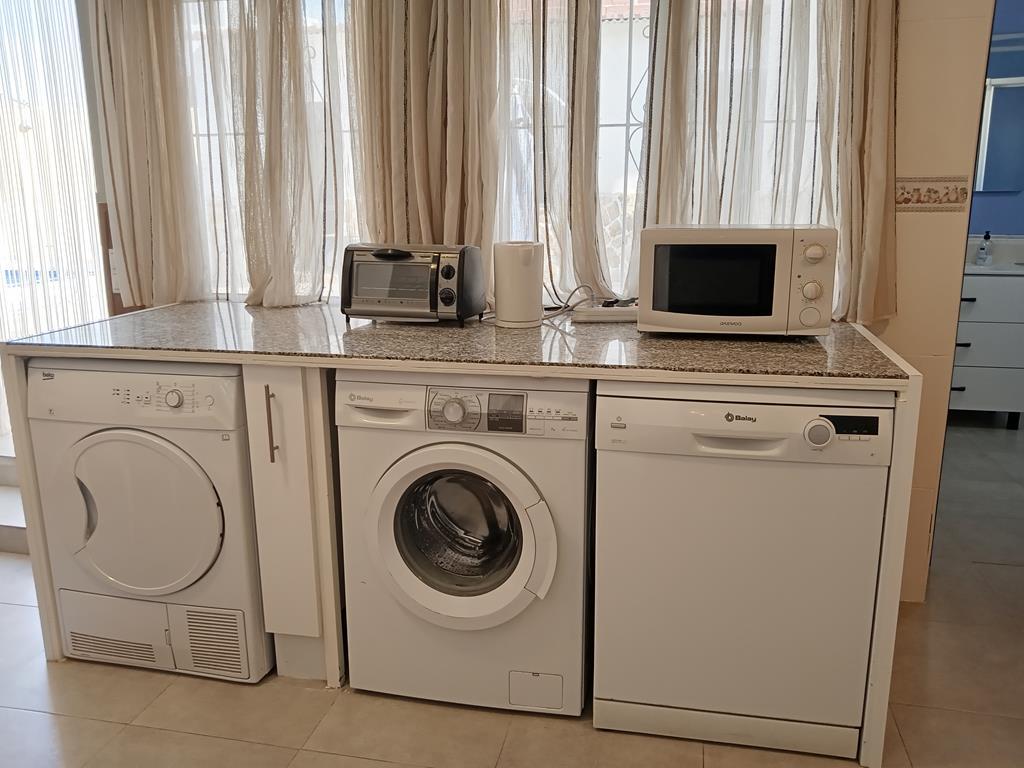 For sale - 4 Bedroom 3 Bathroom Semi Detached in Los Montesinos - PUEBLO CENTRO  - Alicante