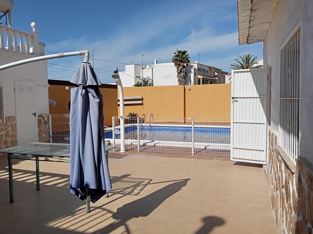 For sale - 4 Bedroom 3 Bathroom Semi Detached in Los Montesinos - PUEBLO CENTRO  - Alicante