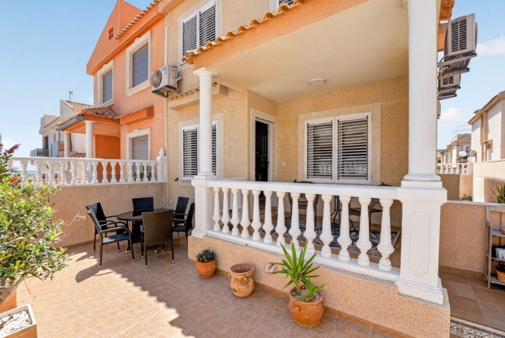 For sale - 3 Bedroom 2 Bathroom Town House in Torrevieja - Cabo Cervera  - Alicante