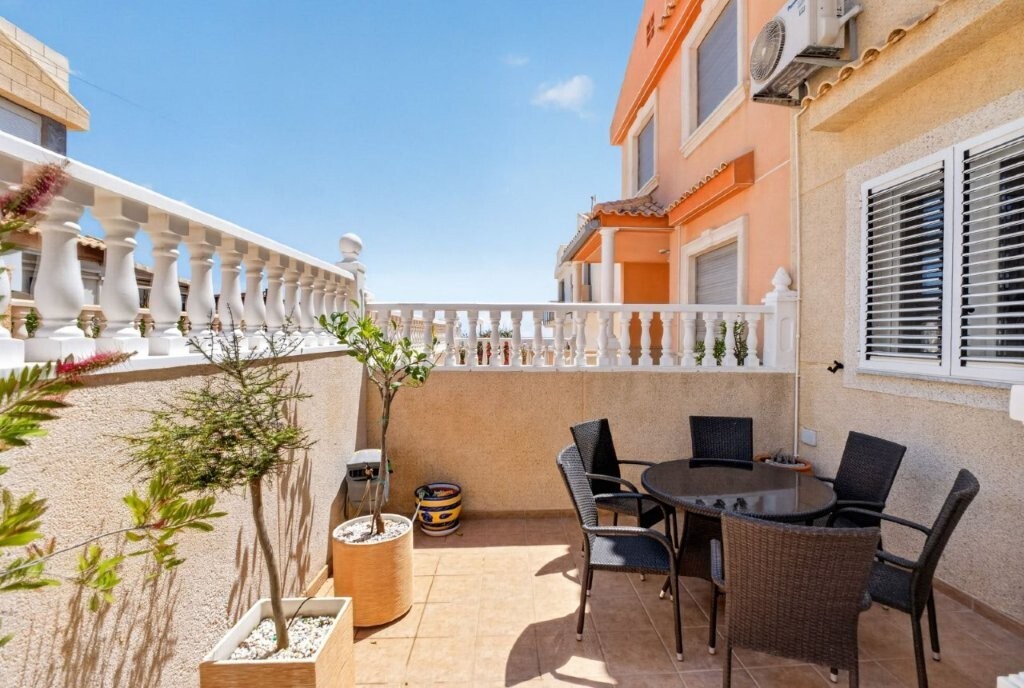For sale - 3 Bedroom 2 Bathroom Town House in Torrevieja - Cabo Cervera  - Alicante
