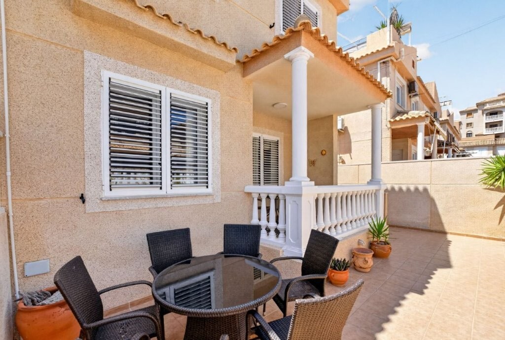 For sale - 3 Bedroom 2 Bathroom Town House in Torrevieja - Cabo Cervera  - Alicante