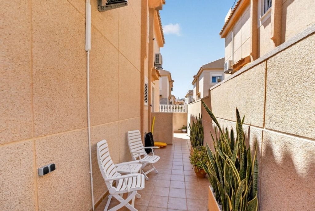 For sale - 3 Bedroom 2 Bathroom Town House in Torrevieja - Cabo Cervera  - Alicante