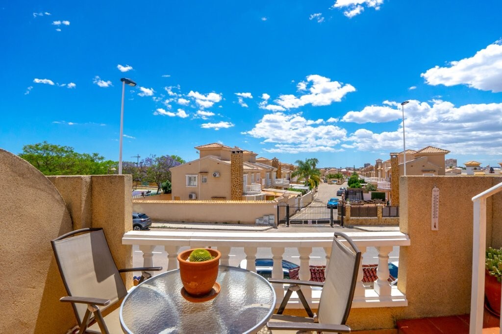 For sale - 2 Bedroom 1 Bathroom Town House in Torrevieja - aguas nuevas  - Alicante