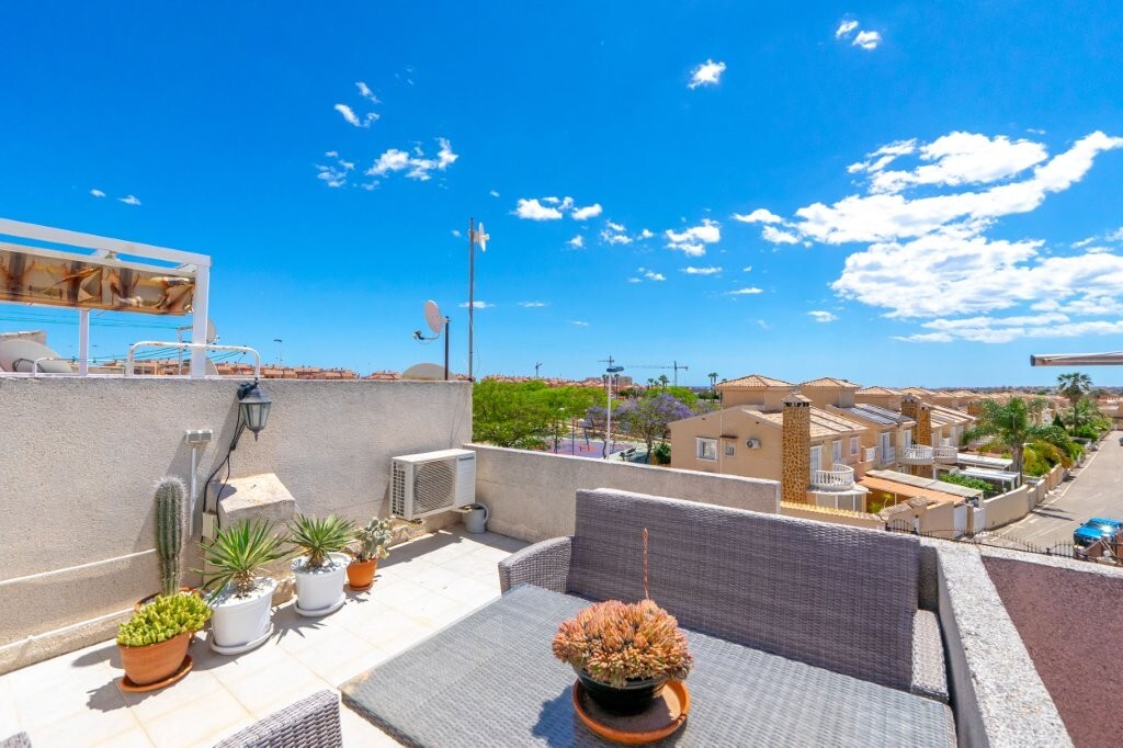 For sale - 2 Bedroom 1 Bathroom Town House in Torrevieja - aguas nuevas  - Alicante