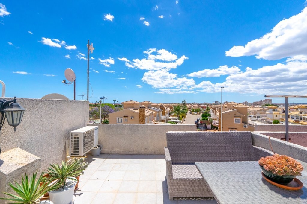 For sale - 2 Bedroom 1 Bathroom Town House in Torrevieja - aguas nuevas  - Alicante